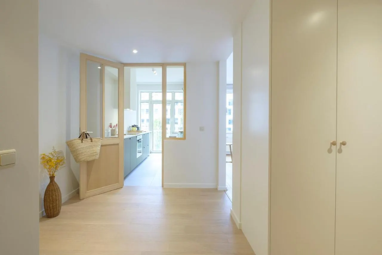 Апартаменты Lumineux Appartement 2 Chambres Entre Le Chatelain Et L'Avenue Louise Брюссель Бельгия