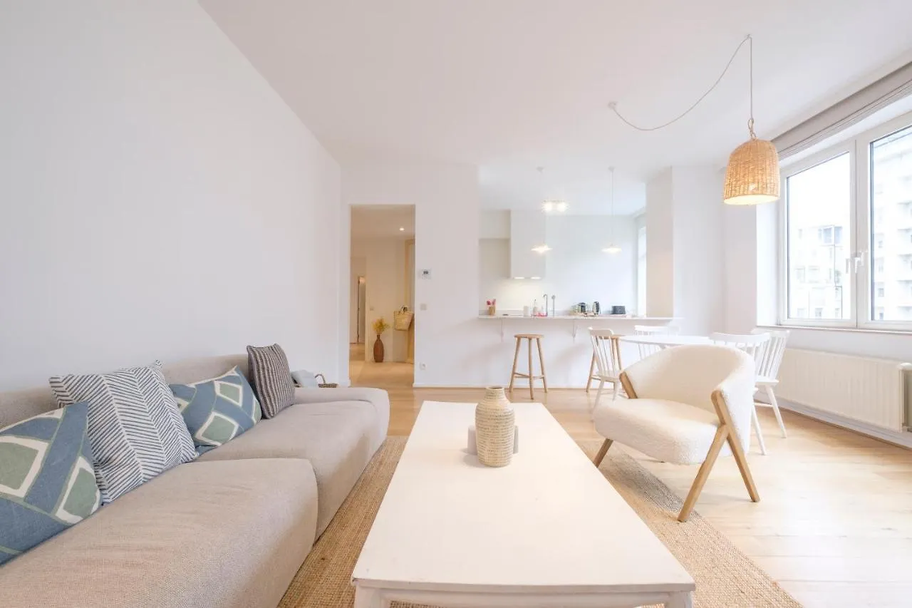 Lumineux Appartement 2 Chambres Entre Le Chatelain Et L'Avenue Louise Брюссель 0*,  Бельгия