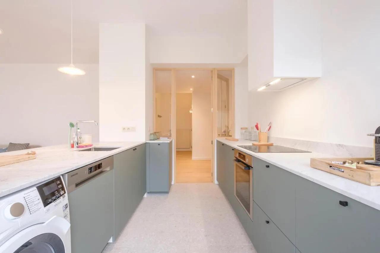 Lumineux Appartement 2 Chambres Entre Le Chatelain Et L'Avenue Louise Брюссель